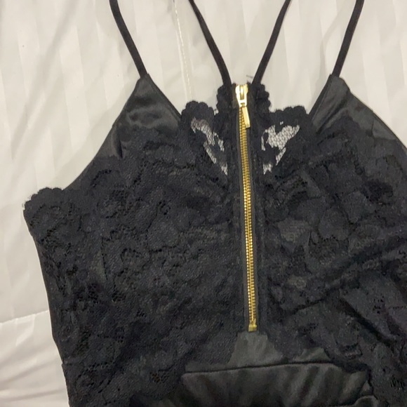 Size 7/8 special occasion dress/ black/ lace - Picture 4 of 6